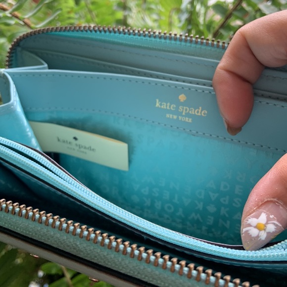Kate Spade Wallet - Picture 3 of 8